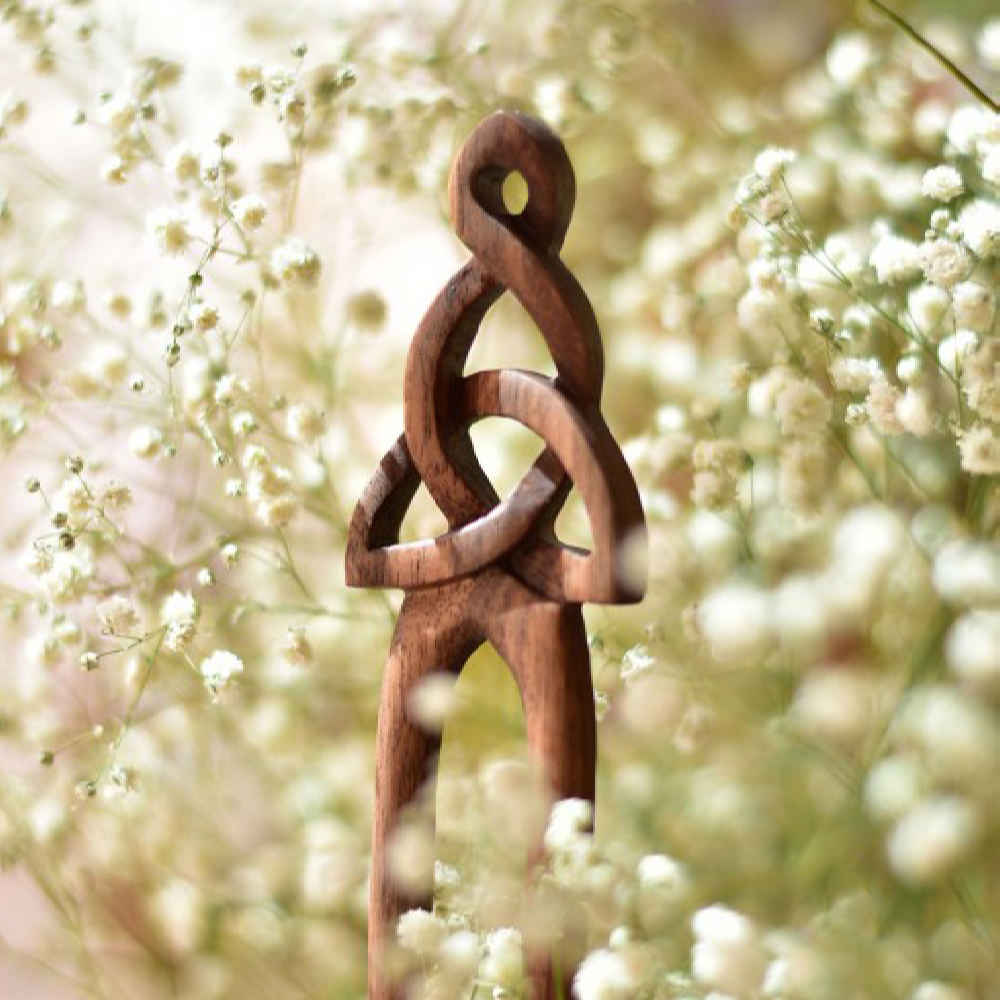 Holz-Haargabel Handgefertigt Matter Keltisches Design Große Größe