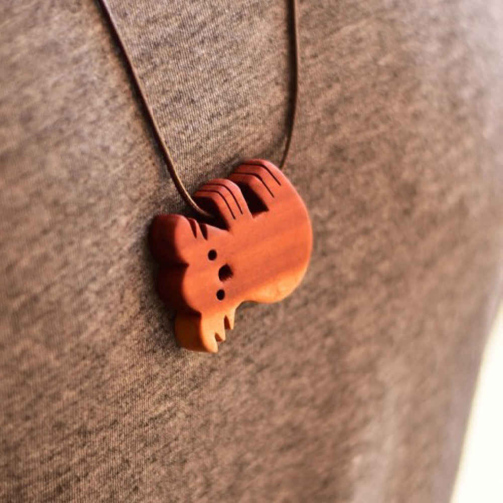 Graviertes Holz-Pendant Handgefertigt Künstlerisch Koala