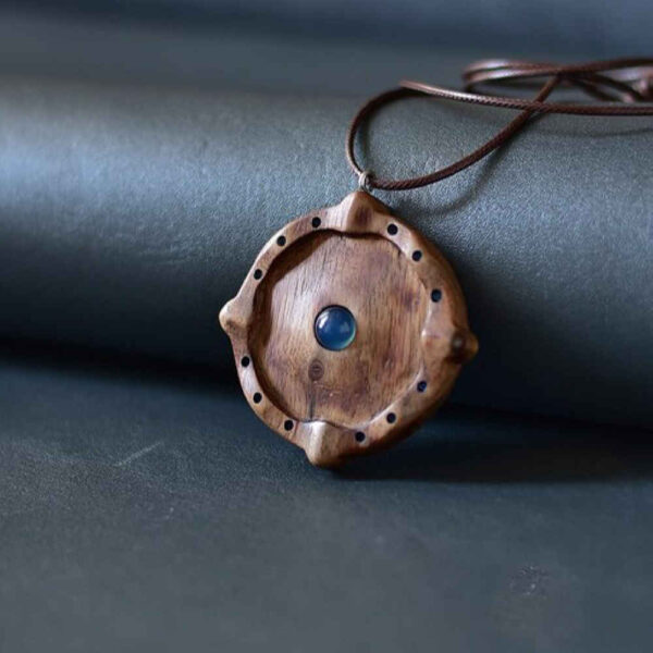 Holz-Halskette Handgefertigt mit Künstlerischem Stil Espar