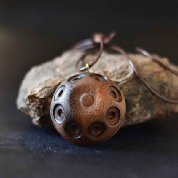 Holz-Halskette Handgefertigt mit Künstlerischem Stil Hang Drum