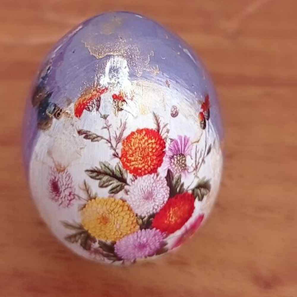 Dekoratives handgemaltes Töpferware Ei - Floral