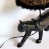 Originelle Tischlampe – handgefertigter schwarzer Keramik-Tiger