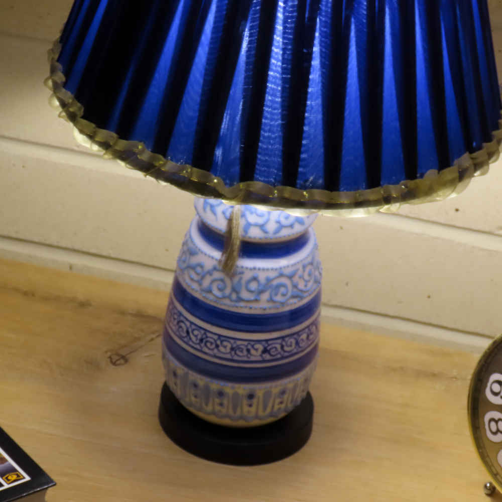 Eklektische handgefertigte Keramik-Tischlampe Eslimi