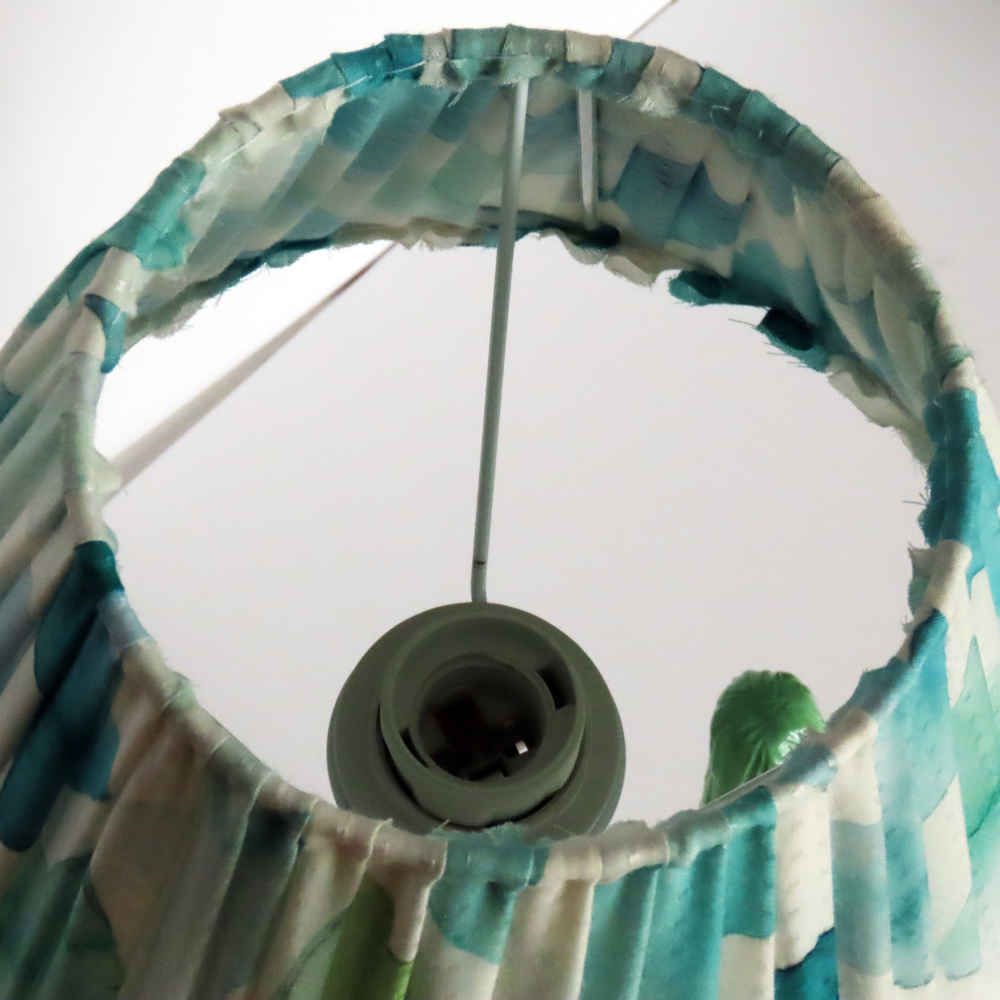 Originelle Tischlampe – handgefertigter grüner Keramik-Kaktus