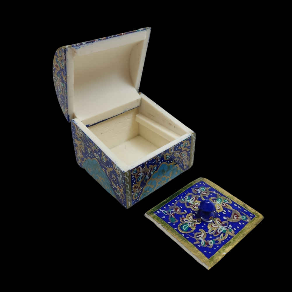 Handgefertigte Knochen-Schmuckbox mit persisch inspiriertem Eslimi-Muster