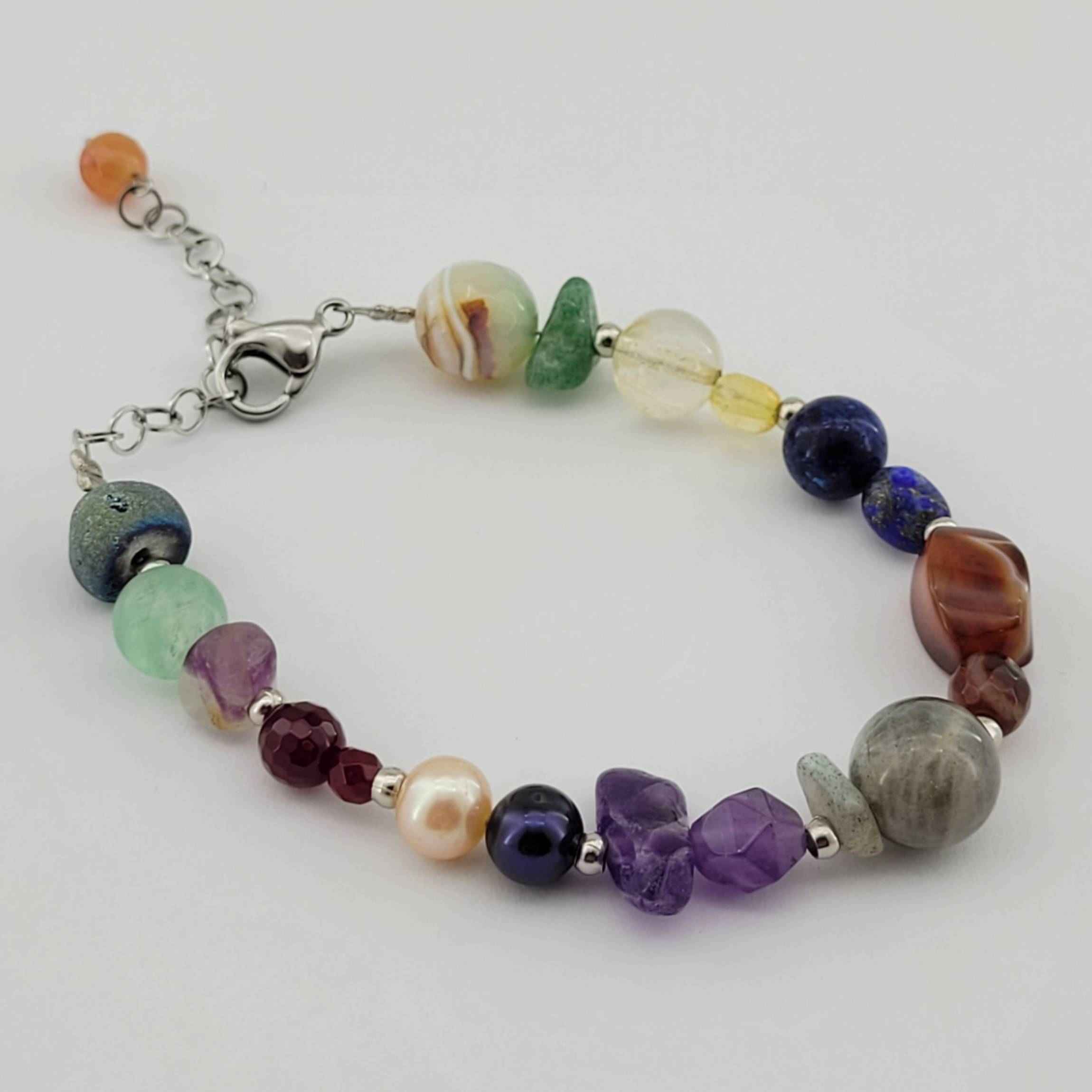 Perlenarmband für Damen – Bunte Chakra-Steine