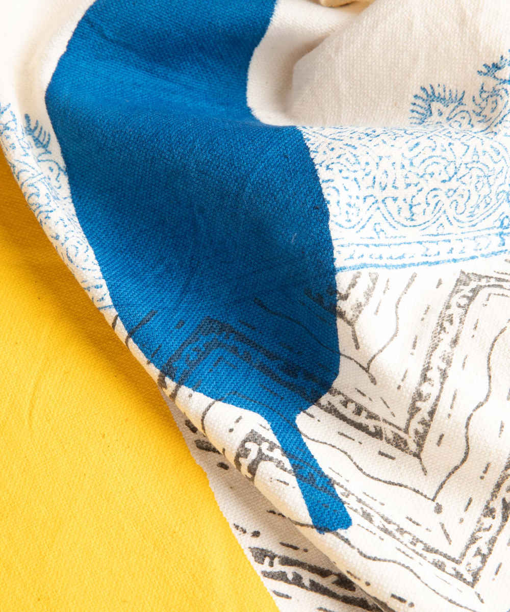 Handgefertigter Leinen Blockdruck Tischläufer Sarv Ghajar