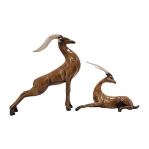 Set aus 2 dekorativen braunen Gazellenfiguren – Kunstdekoration der Wildtiere