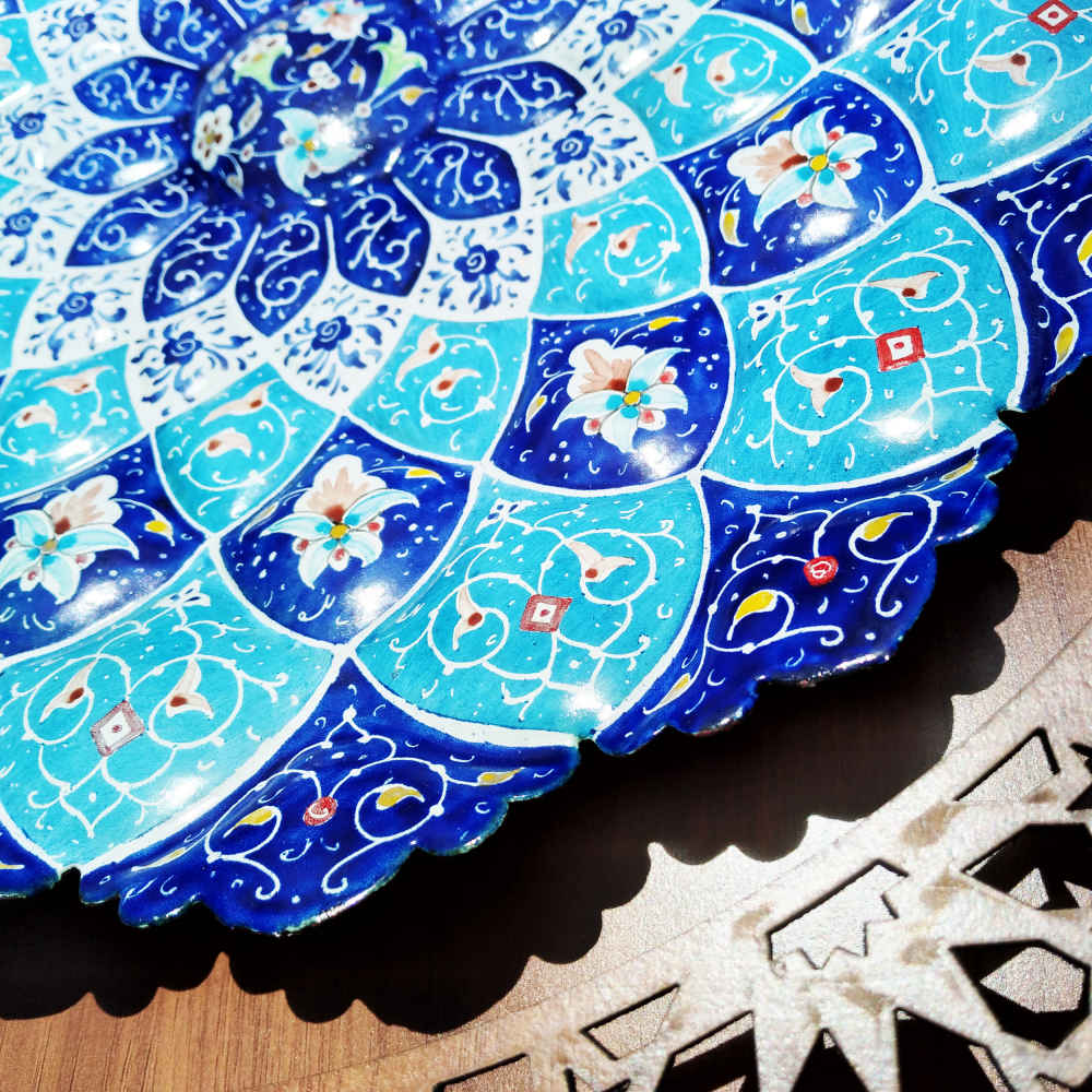 Dekorativer Kupferteller handgemalt mit persischer Minakari Emaille Mahta