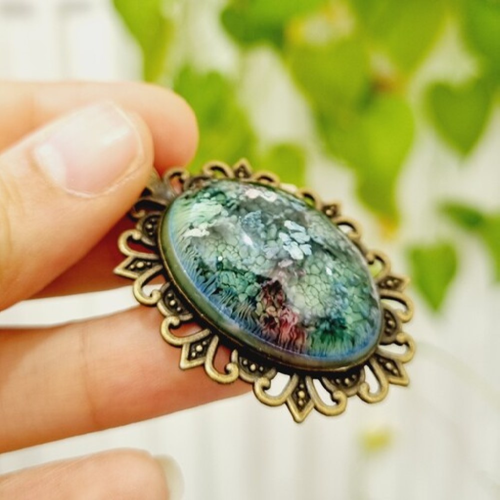 Harz-Halskettenanhänger für Frauen, handgefertigt, Abstrakt