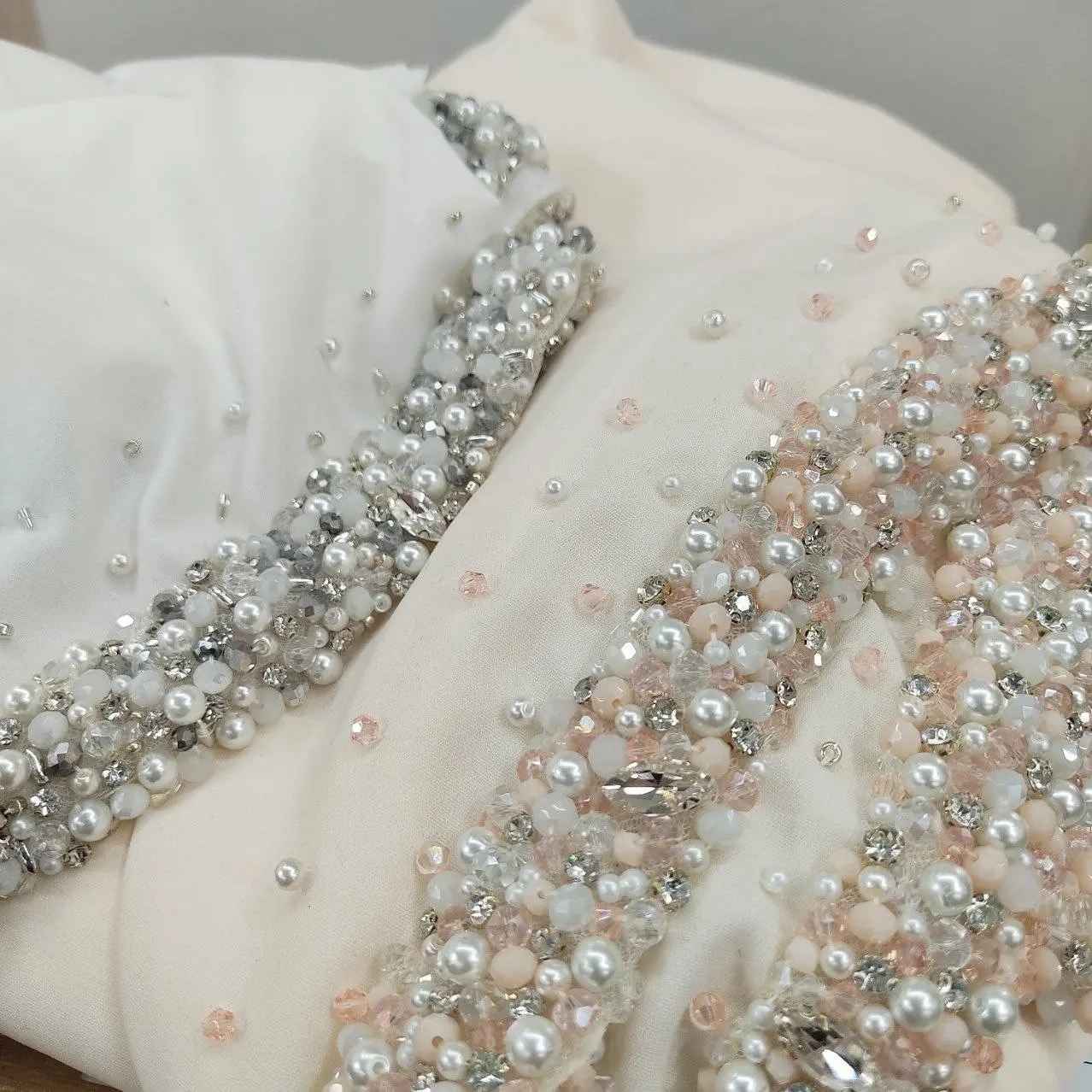 Hochzeits-Chador-Modell der iranischen Braut Morvarid Doozi