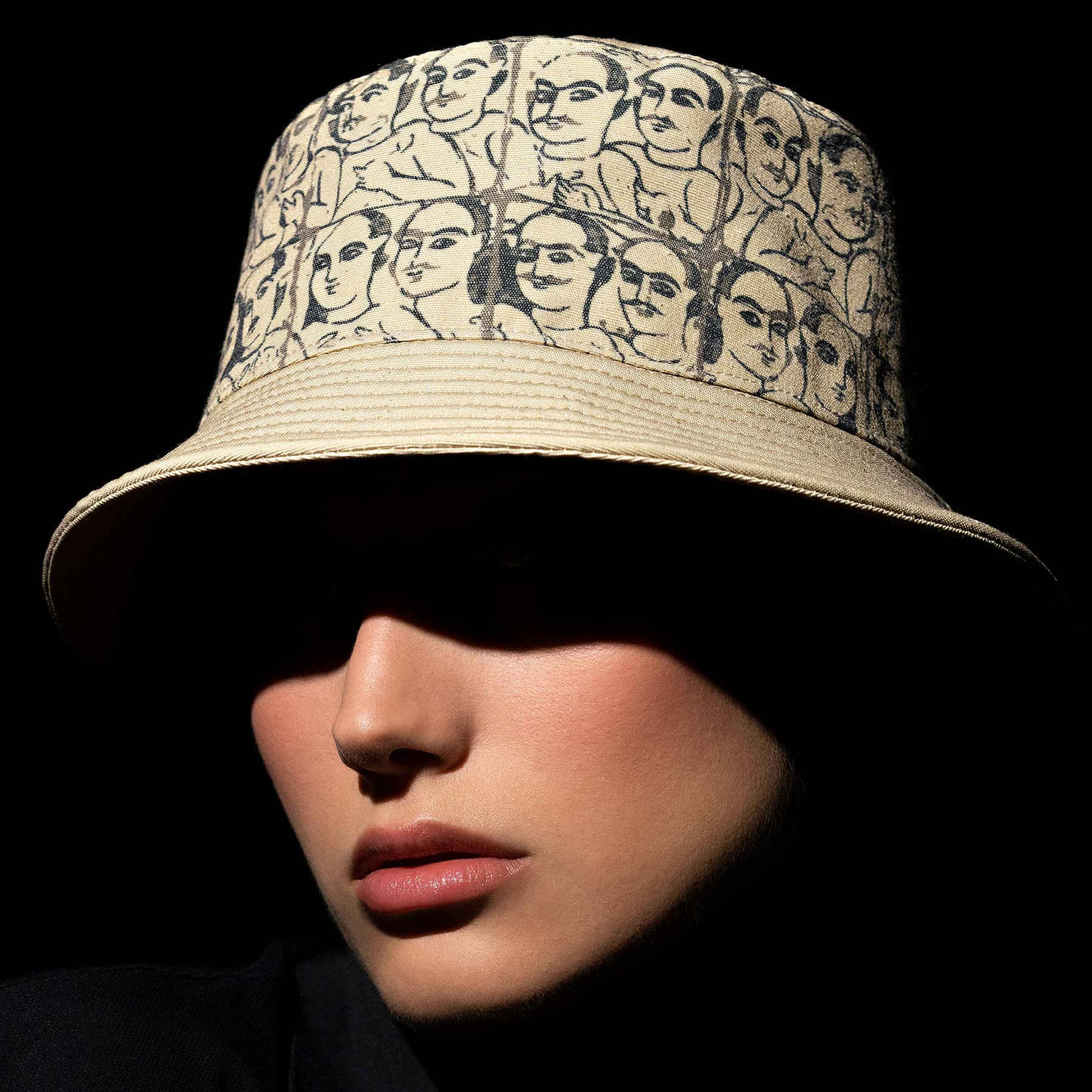 Künstlerisch gestalteter Bucket Hat - Modell Abshoran