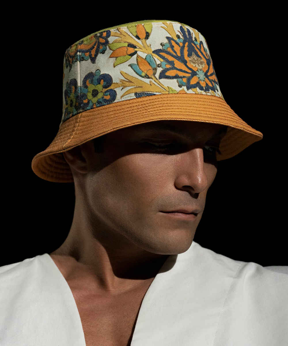 Künstlerisch gestalteter Bucket Hat – Modell Golshaah