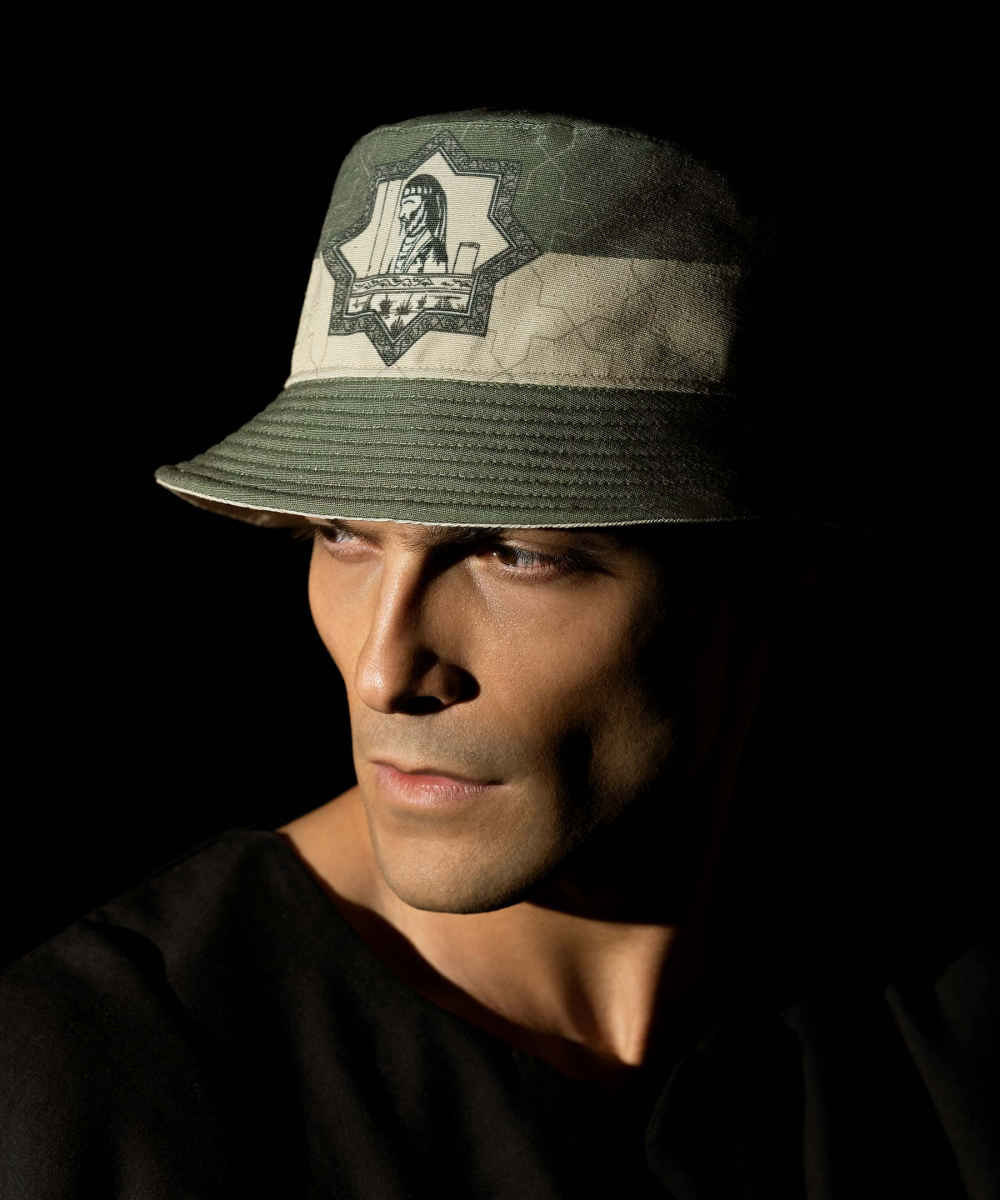 Künstlerisch gestalteter Bucket Hat – Modell Moaven