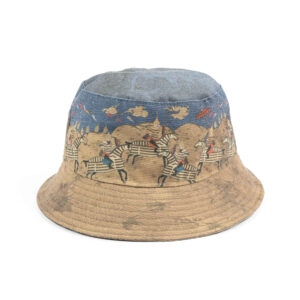 Künstlerisch gestalteter Bucket Hat mit iranischem Razm-Muster