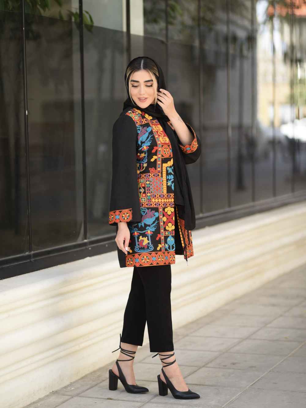 Persischer Bestickter Manto Modell Taavoos