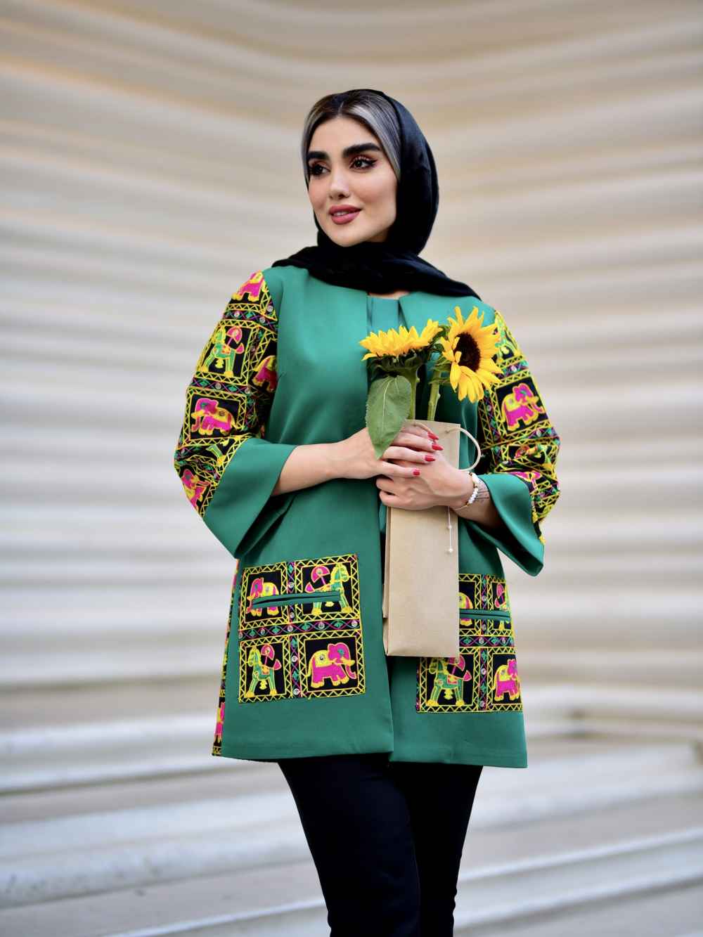 Persischer Suzani Manto Modell Arva