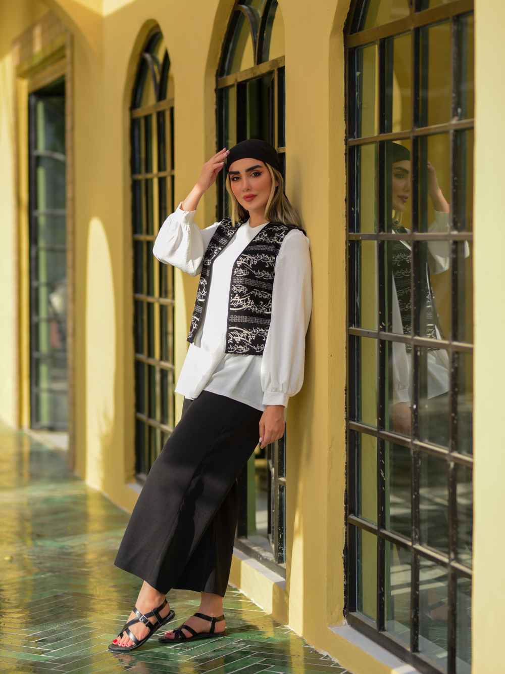 Persische Damenweste Schwarz & Weiß Modell Ayda