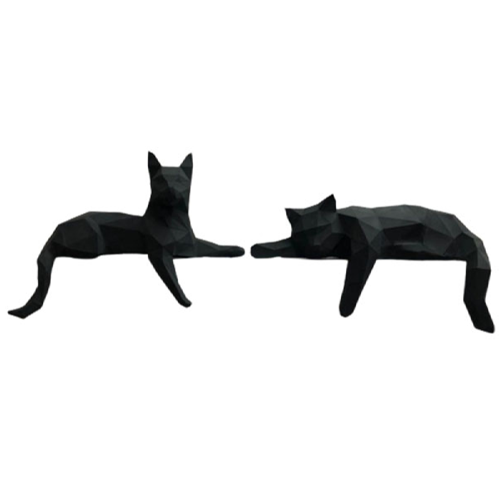 Set aus 2 geometrischen schwarzen Polyester-Katzenfiguren im Kubismus-Stil - Abstrakte Kunstskulpturen