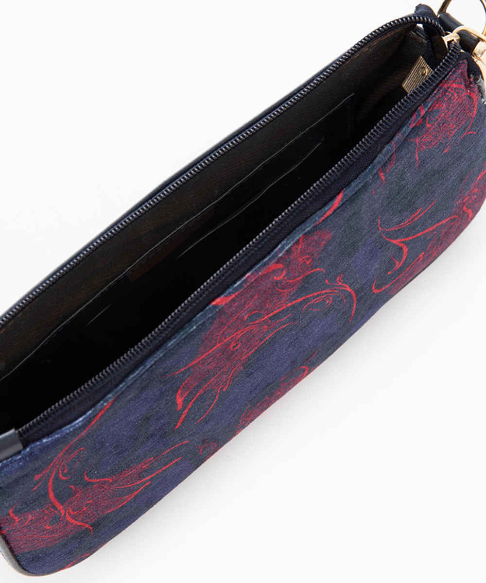 Handgemachte Umhängetasche aus Kunstleder mit Kettenriemen Haleh