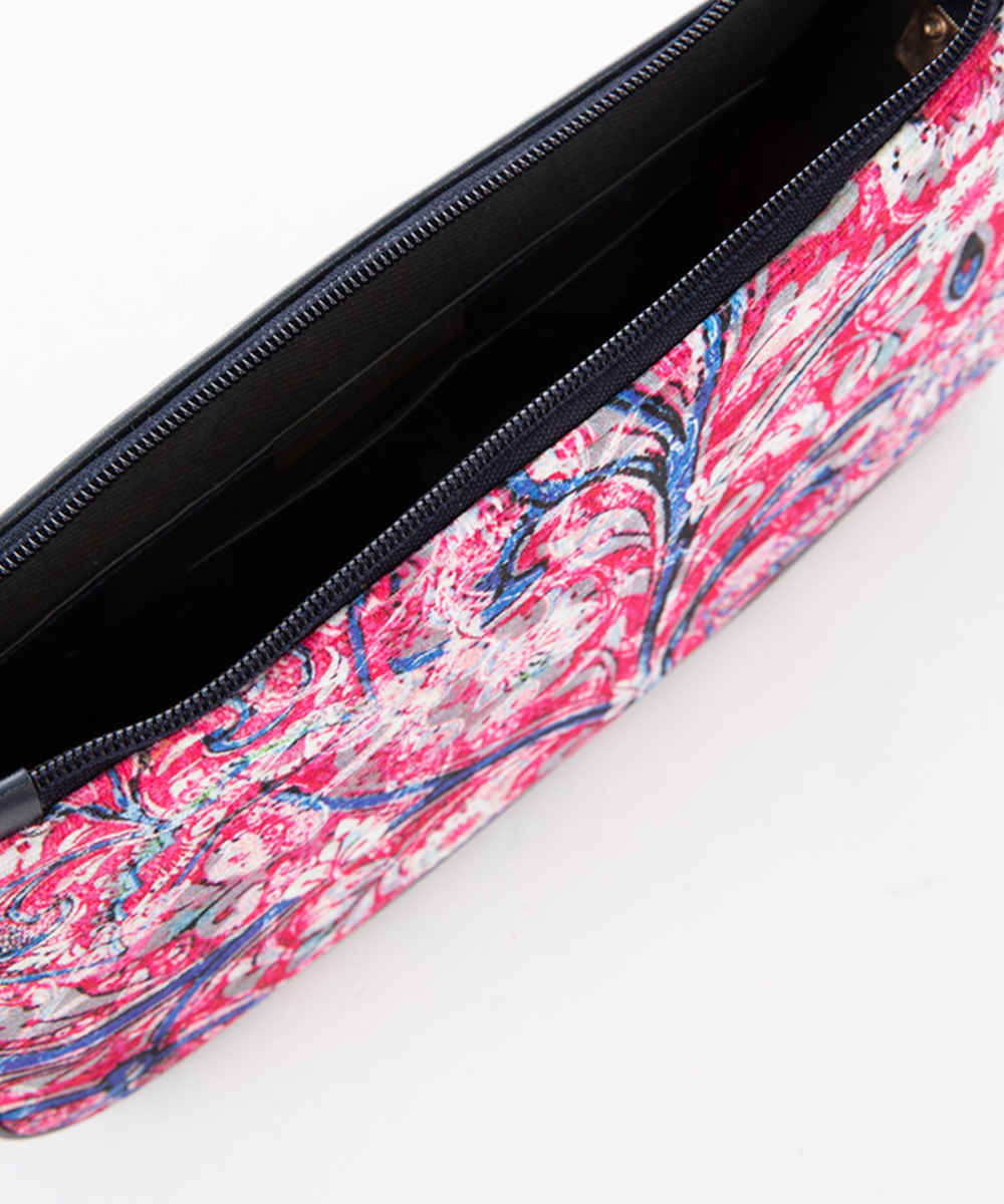 Handgemachte Umhängetasche aus Kunstleder mit Kettenriemen Hamta