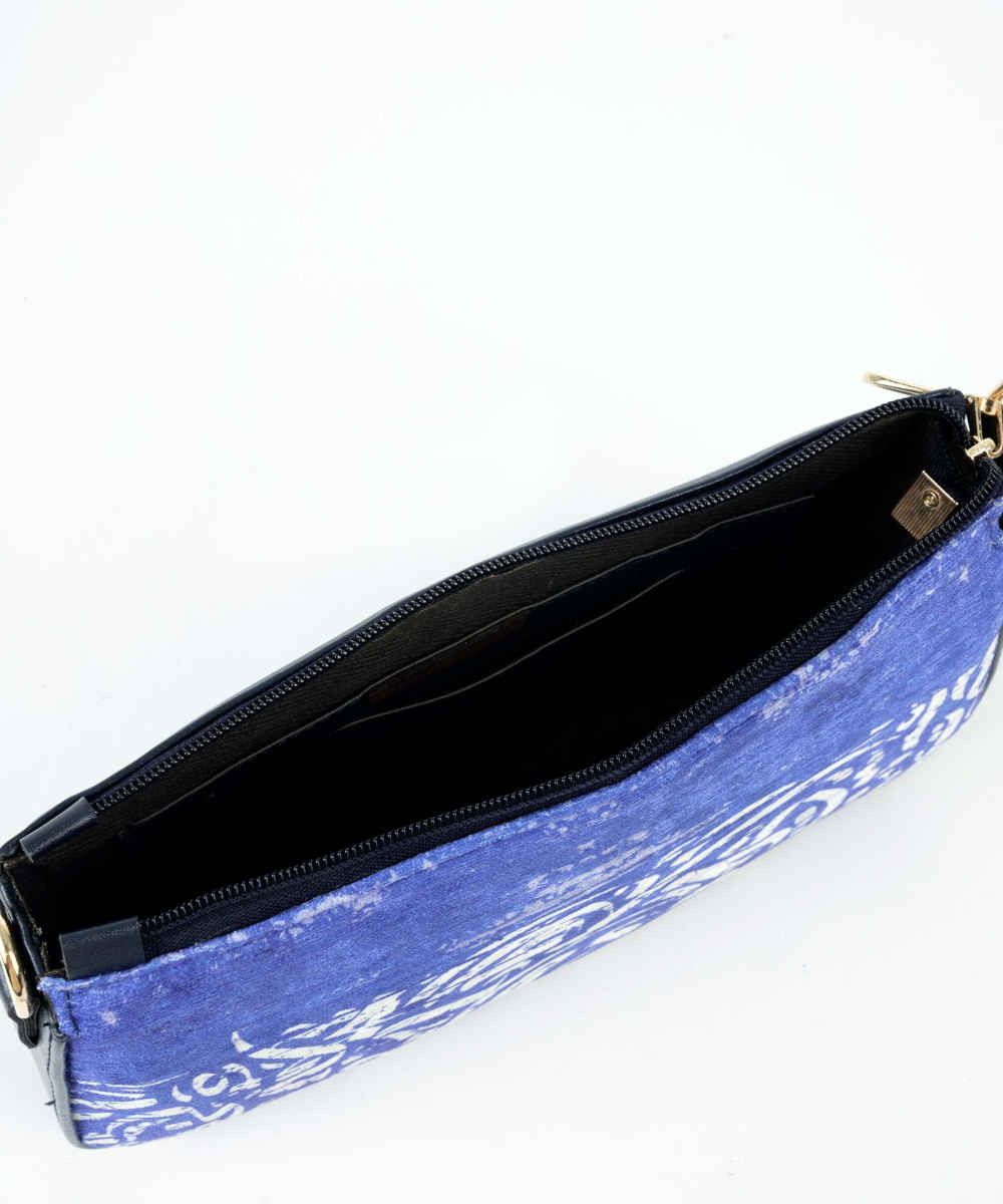 Handgemachte Umhängetasche aus Kunstleder mit Kettenriemen Leili