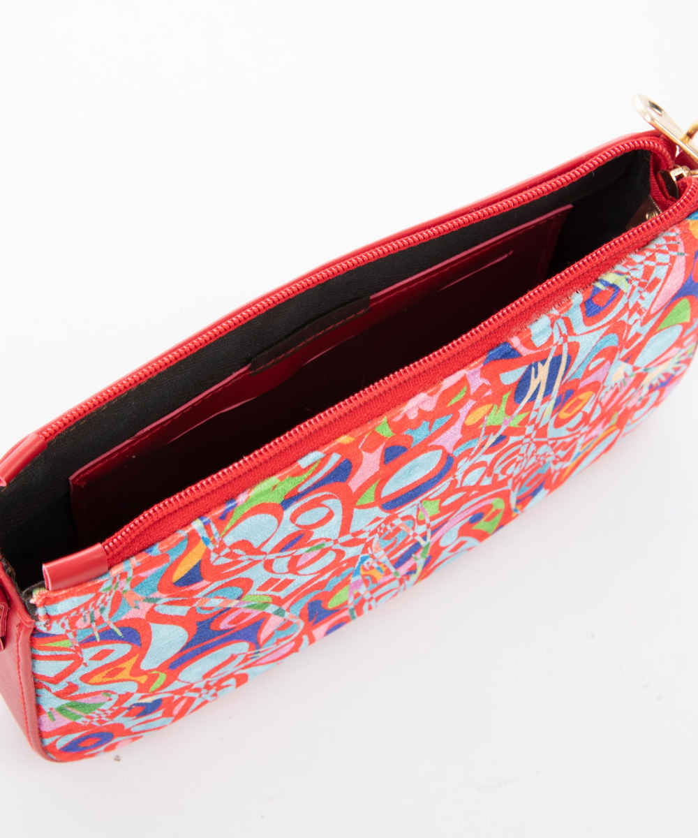 Handgemachte Umhängetasche aus Kunstleder mit Kettenriemen Tiara