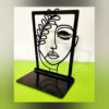 Mädchen-Gesicht "Nafis" Design Buchstütze aus Metallkunst – geeignet für persönliche Ecken