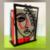 Mädchen-Gesicht "Nafis" Design Buchstütze aus Metallkunst – geeignet für persönliche Ecken