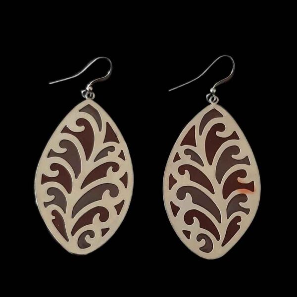 Hängende Metallohrringe im traditionellen Stil Nastaran