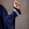 Traditionelle Schmetterlings-Abaya für Frauen – Weiches Marineblaues Kreppgewebe