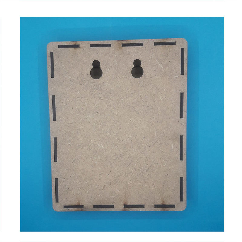 Wandmontiertes Turbah-Halterregal aus Holz – Al Salat