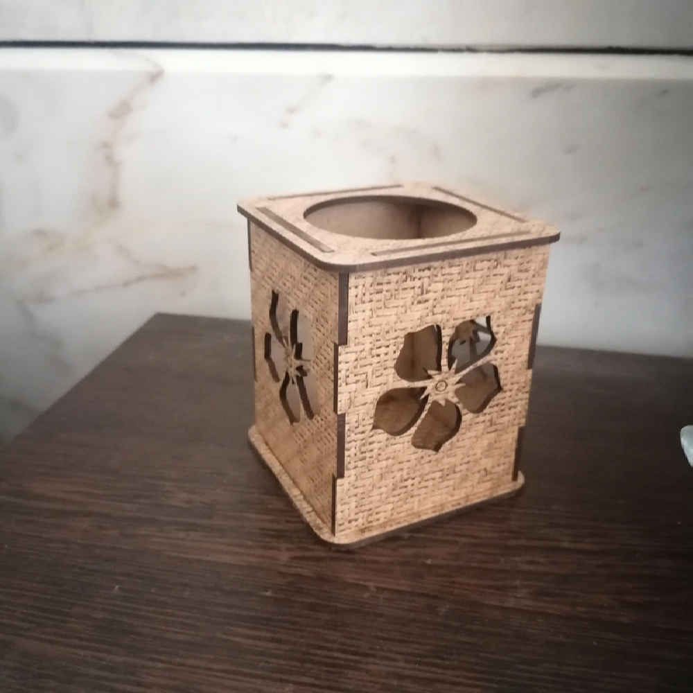 Islamischer Holz-Stifthalter für den Schreibtisch mit Salawat-Kalligrafie