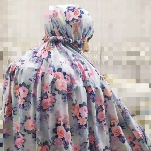 Islamischer Namaz Chador mit Ärmeln für Frauen, ideal für das Gebet - Blumenmuster Sama