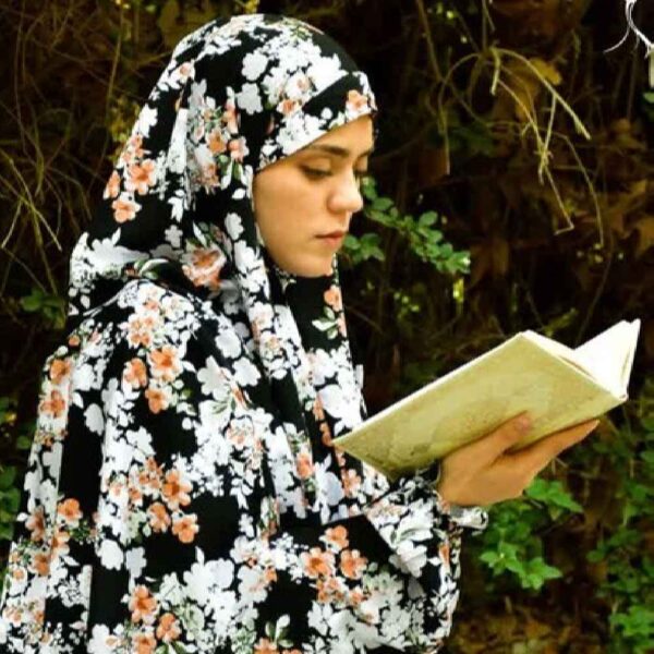 Islamischer Namaz Chador mit Ärmeln für Frauen, ideal für das Gebet - Blumenmuster Zara