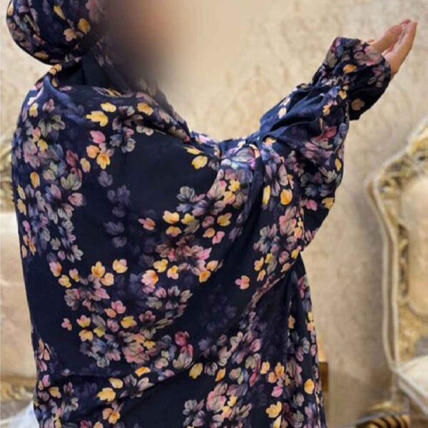 Islamischer Namaz Chador mit Ärmeln für Frauen, ideal für das Gebet - Blumenmuster Azar