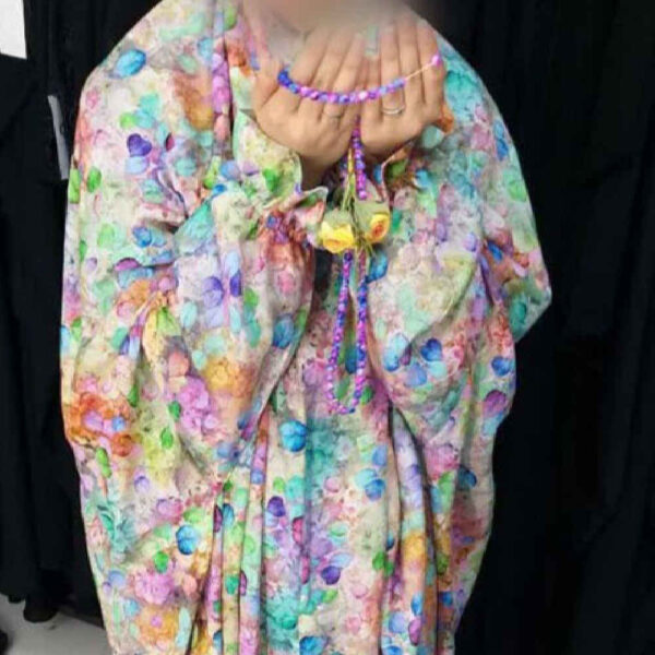 Islamischer Namaz Chador mit Ärmeln für Frauen, ideal für das Gebet - Blumenmuster Hasti