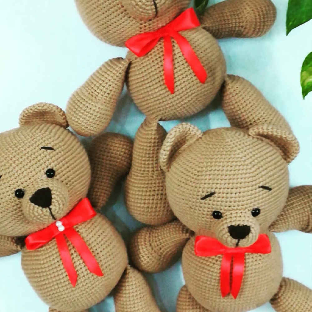 Handgemachtes Amigurumi Teddybär Kuscheltier – Modell Nelson | Klassisch und Kuschelig