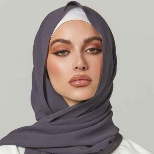 Dunkelgraues Chiffon Kopftuch Schal Hijab für muslimische Frauen