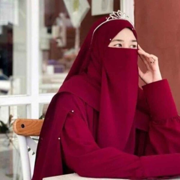 Maroon Islamische Crepe quadratische Schal- & Niqab-Set für Frauen