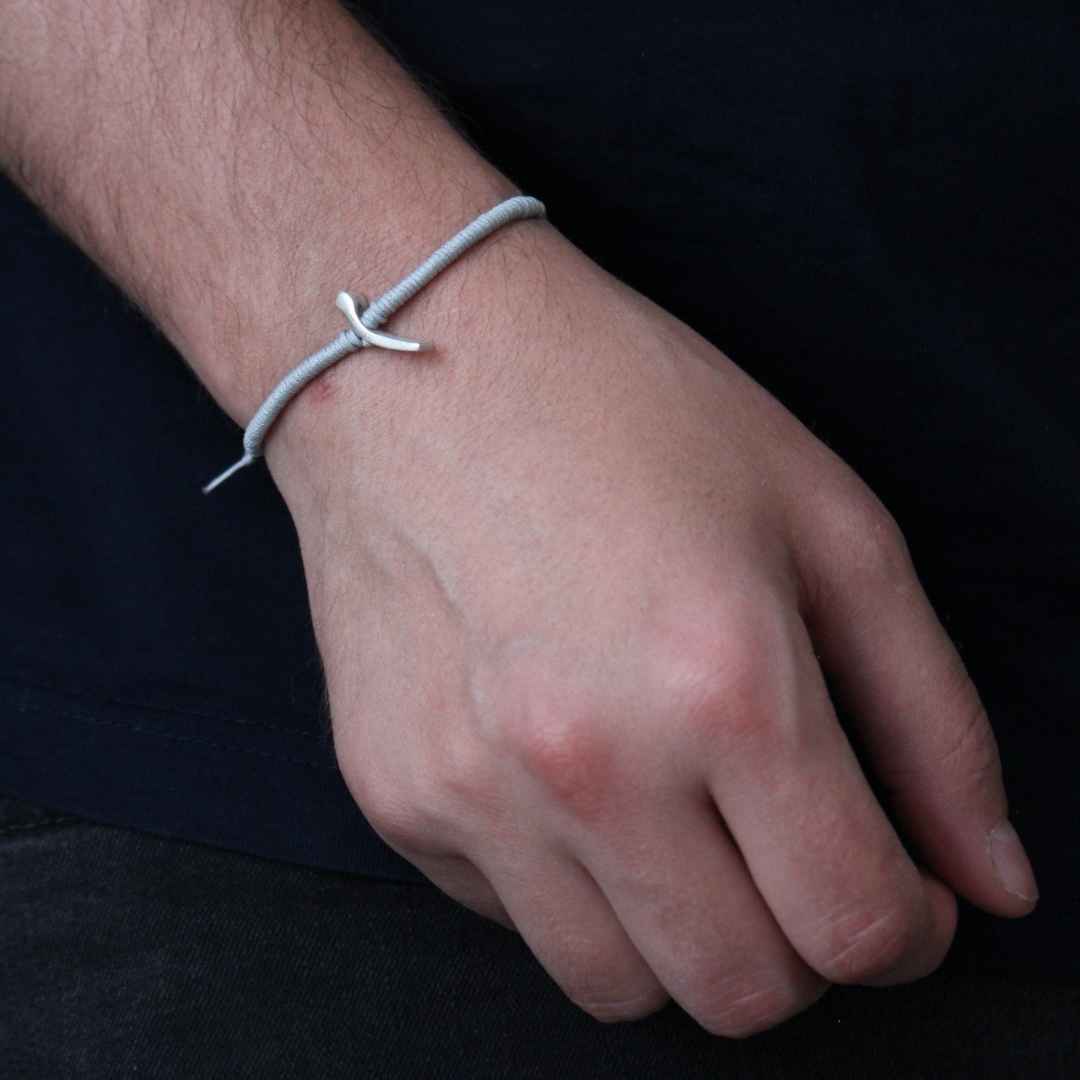Minimalistisches persisches Silberarmband mit Schnur – Mim Model