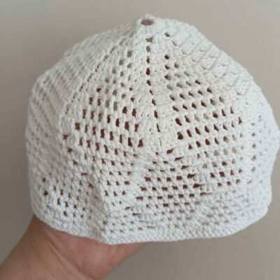 Gehäkelte türkische Kufi-Taqiyah aus Baumwolle im traditionellen islamischen Stil