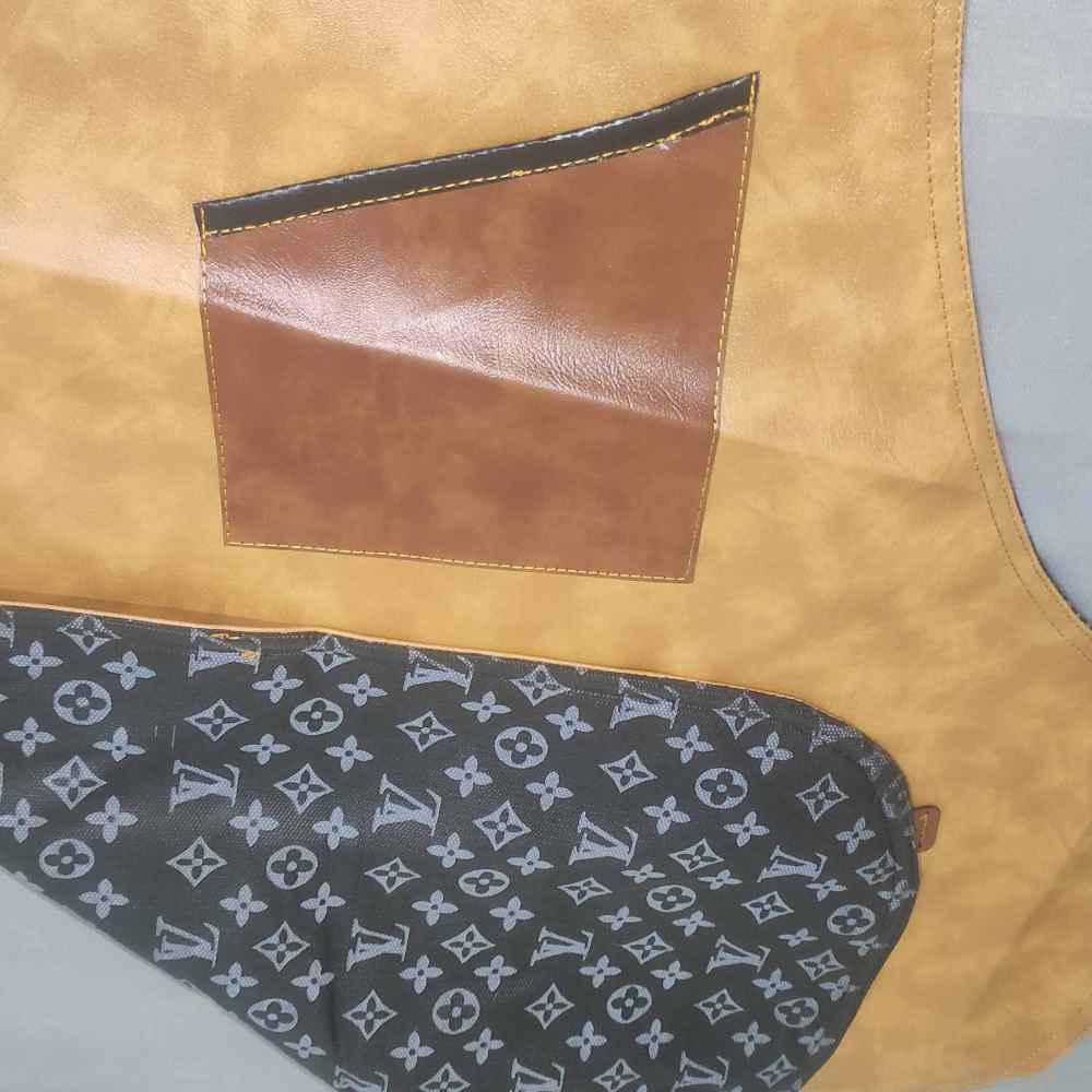 Braune Barista-Lederschürze – Elegant & Funktional