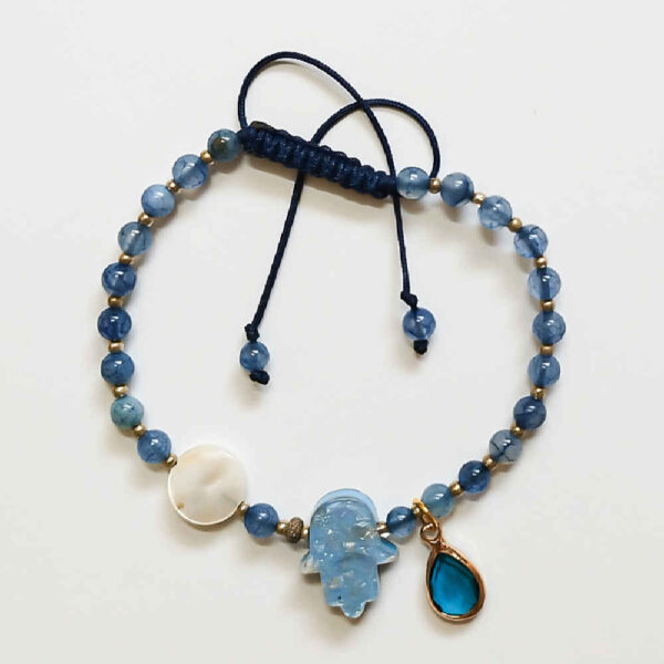 Perlenarmband für Damen – Blaues Hamsa Design