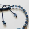Perlenarmband für Damen – Blaues Hamsa Design
