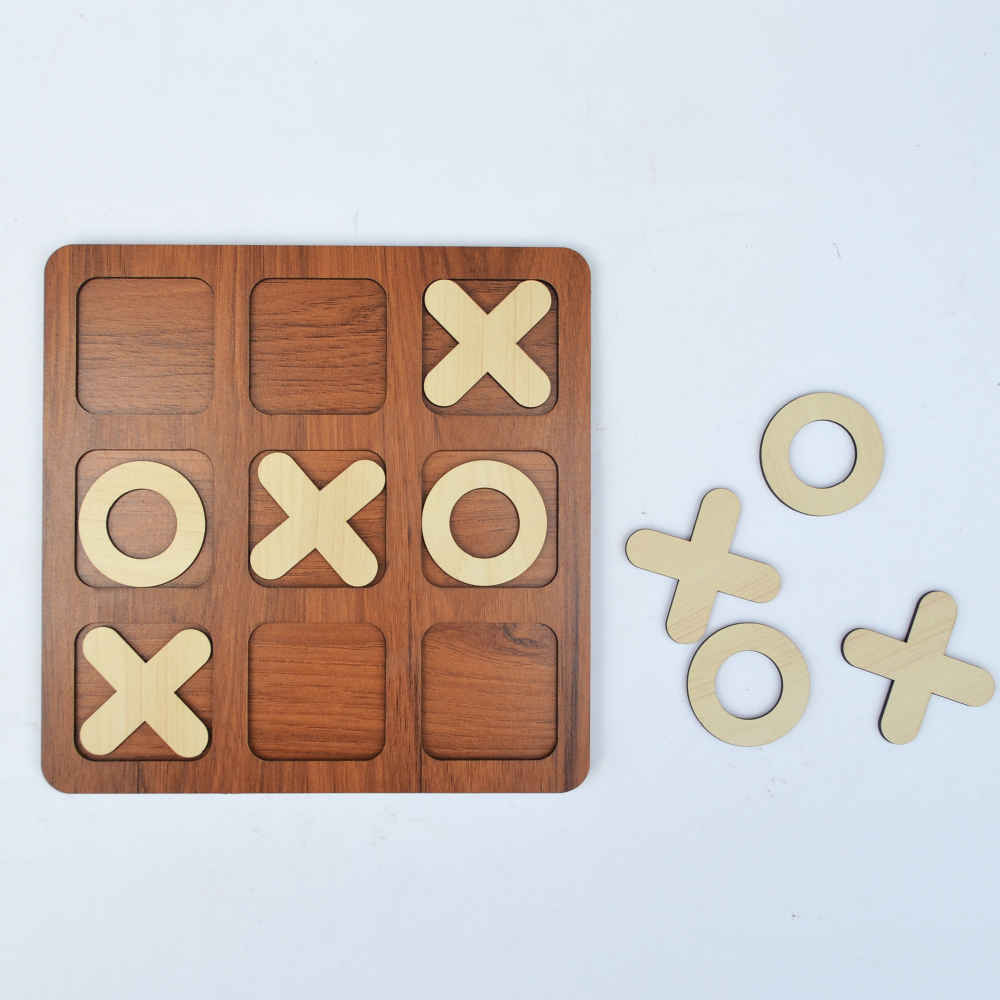 Holz-Tic-Tac-Toe-Brettspiel – Klassische Strategie mit elegantem Design
