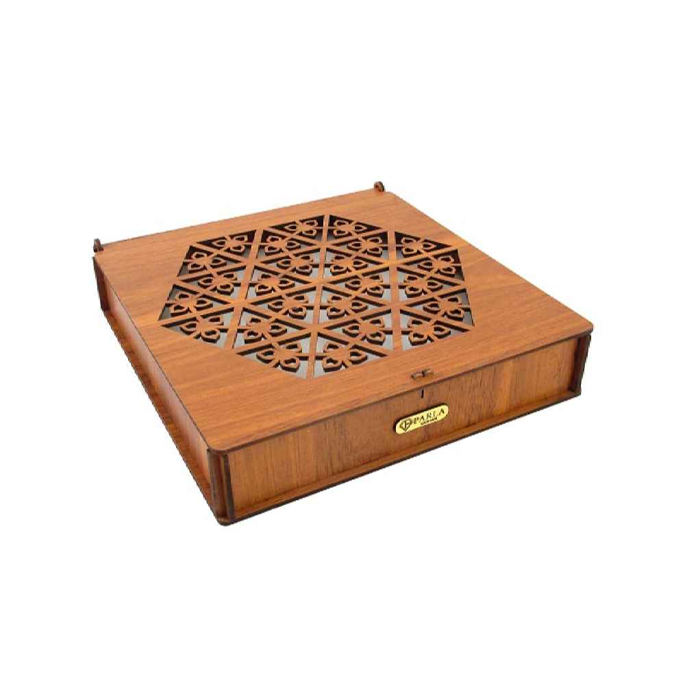 Handgefertigte Holz-Schmuckbox mit geometrischem Design