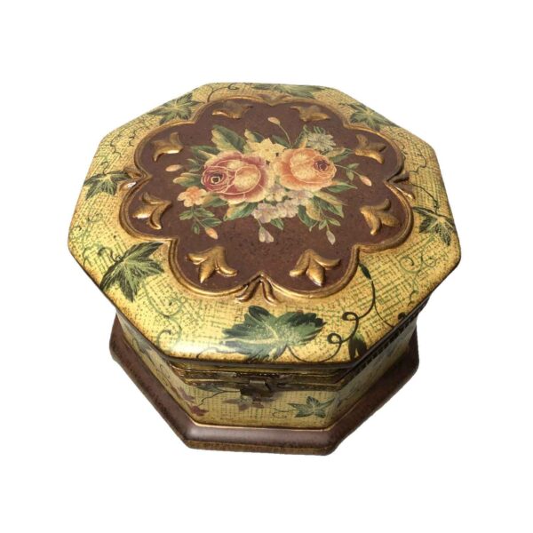 Porzellan-Schmuckbox handgefertigt im Creme-Vintage-Stil