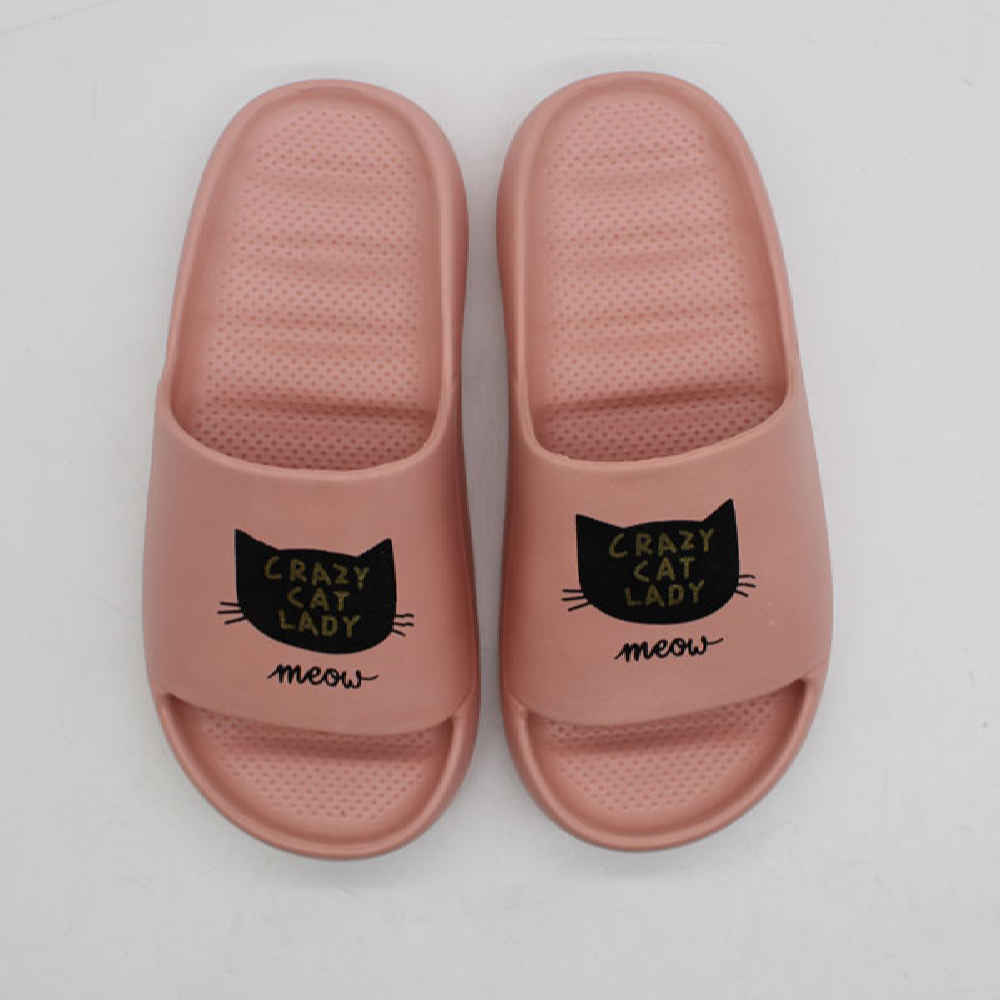 Cloud Sliders – Plüschige Weichheit mit Dicke Sohle