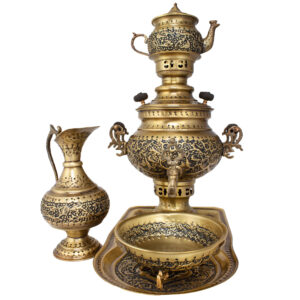 Persischer Samowar aus Messing Dekorativer Kohle-Teekocher mit Blumenmotiven